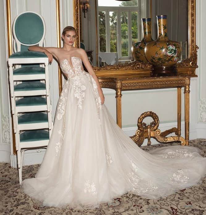 Magnolia Whiteさんのインスタグラム写真 - (Magnolia WhiteInstagram)「【About Galia Lahav Trunk Show﻿】﻿ ﻿﻿ We are excited to announce that the next @galialahav Trunk Show will be held May. 24-26 in MAGNOLIA WHITE omotesando and May. 17-18 in MAGNOLIA WHITE shinsaibashi. For each three days only, you will have a chance to peruse the latest collection from Galia Lahav, exclusively at MAGNOLIA WHITE.﻿﻿ ﻿﻿ The trunk show is by appointment only, on a first come first served basis.﻿ To make an appointment please email us with the following information:﻿ Name﻿﻿ Wedding Date﻿﻿ Wedding Venue﻿﻿ Cell Phone Number﻿ Preferred date :﻿ Tokyo / May. 24th / 25th / 26th﻿﻿ Osaka / May. 17th / 18th / 19th﻿﻿ Size : JP 5 (US 0) / JP 7 (US 2) / JP 9 (US 4) / JP11 (US 6) *If you are not sure about your size above, please give us by S, M, L sizes﻿﻿ ﻿﻿ mail.﻿ MAGNOLIA WHITE omotesando（info@magnolia-white.com）﻿ MAGNOLIA WHITE shinsaibashi（thedrape@magnolia-white.com）﻿ ﻿ Magnolia White is greatly looking forward to meeting you and helping you find your dream gown!」4月29日 12時09分 - magnoliawhite_official