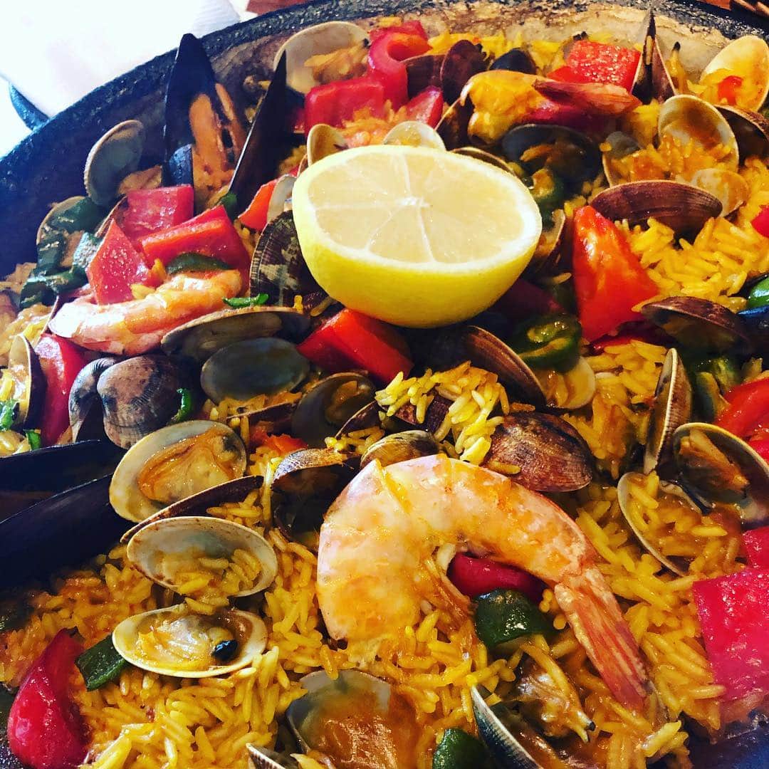 のインスタグラム：「めちゃくちゃ美味しくてコスパ高いスペイン料理のお店 #kamakura  #鎌倉カフェ  #鎌倉ランチ  #鎌倉  #パエリア  #スペイン  #spanish  #paella  #大町  #地元に人気」