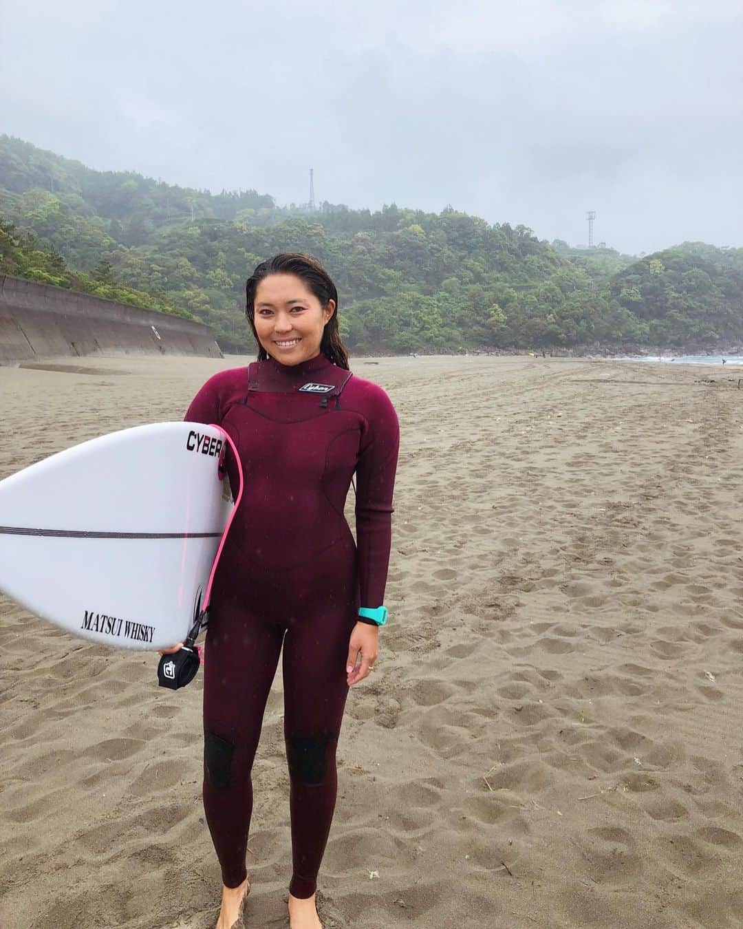 野呂玲花さんのインスタグラム写真 - (野呂玲花Instagram)「Obsessed with wine red 🍷 @cybersuits @cyberwetsuits  2mm2mm の動きやすいウェットスーツ」4月29日 12時39分 - reikanoro