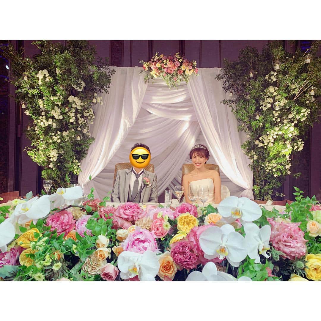 上野なつひさんのインスタグラム写真 - (上野なつひInstagram)「ゆずかおめでとう㊗️🎉 長年友達の二人が結婚なんて凄いなぁって、結婚するって奇跡だなぁって。久々に同窓会な楽しい式だった🌹 @hayashiyuzuka  #wedding #おめでとう #林弓束 #末長くお幸せにね」4月29日 12時41分 - natsuhi