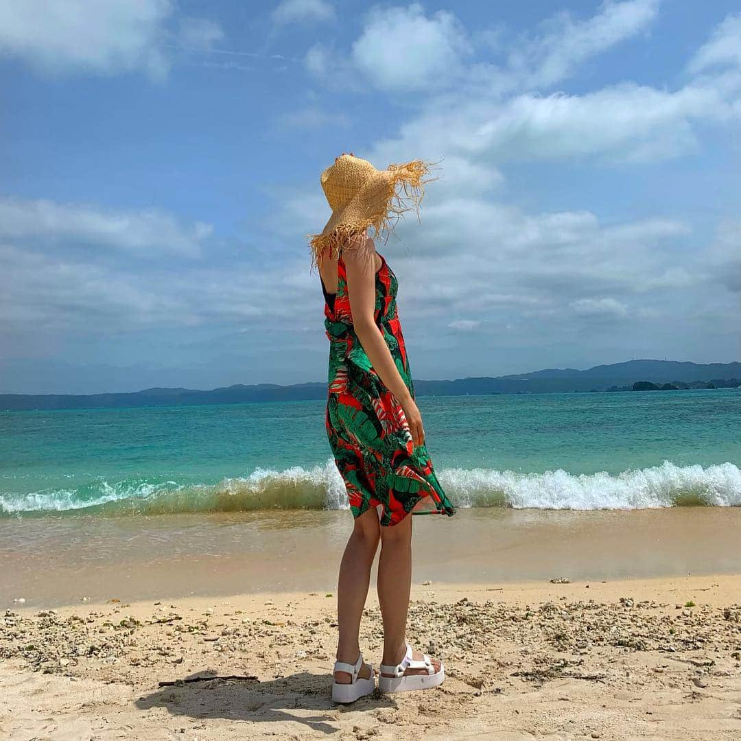 karen okajimaさんのインスタグラム写真 - (karen okajimaInstagram)「ㅤㅤㅤ  ㅤㅤㅤ  ㅤㅤㅤ 🐋🐚🌺🍹⛵️ ㅤㅤㅤ  #古宇利島 #海 #beach #🌊 #岡島かれん #sea #ocean #沖縄 #OKINAWA #美らテラス #おかじ旅行記 #JAPAN #gw #tabinikki」4月29日 12時43分 - karenokajima0318