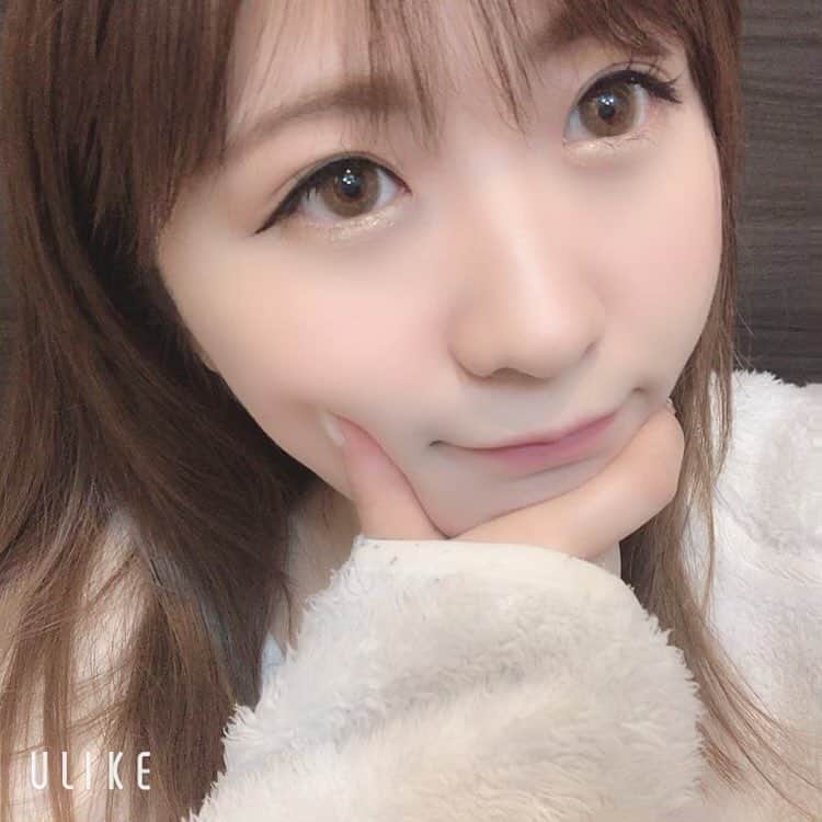 のインスタグラム：「コンタクト変えてみた☺️ . 開けた時色薄すぎて大丈夫かなと思ったけど なじみよくてギャルっぽくなくて透明感！！ すごい😳✨ . . #bambiseries  @bambi_angelcolor . バンビシリーズの エンジェルカラー Vintage HAZEL 👀 . . #カラーコンタクト #カラコン  #カラコン着画 #カラコンレビュー  #バンビシリーズ #エンジェルカラー  #コンタクト . . #f #l #followｍe  #japanesegirl #japan #makeup #make #メイク #メイク好き  #followforfollowback  #女子力」