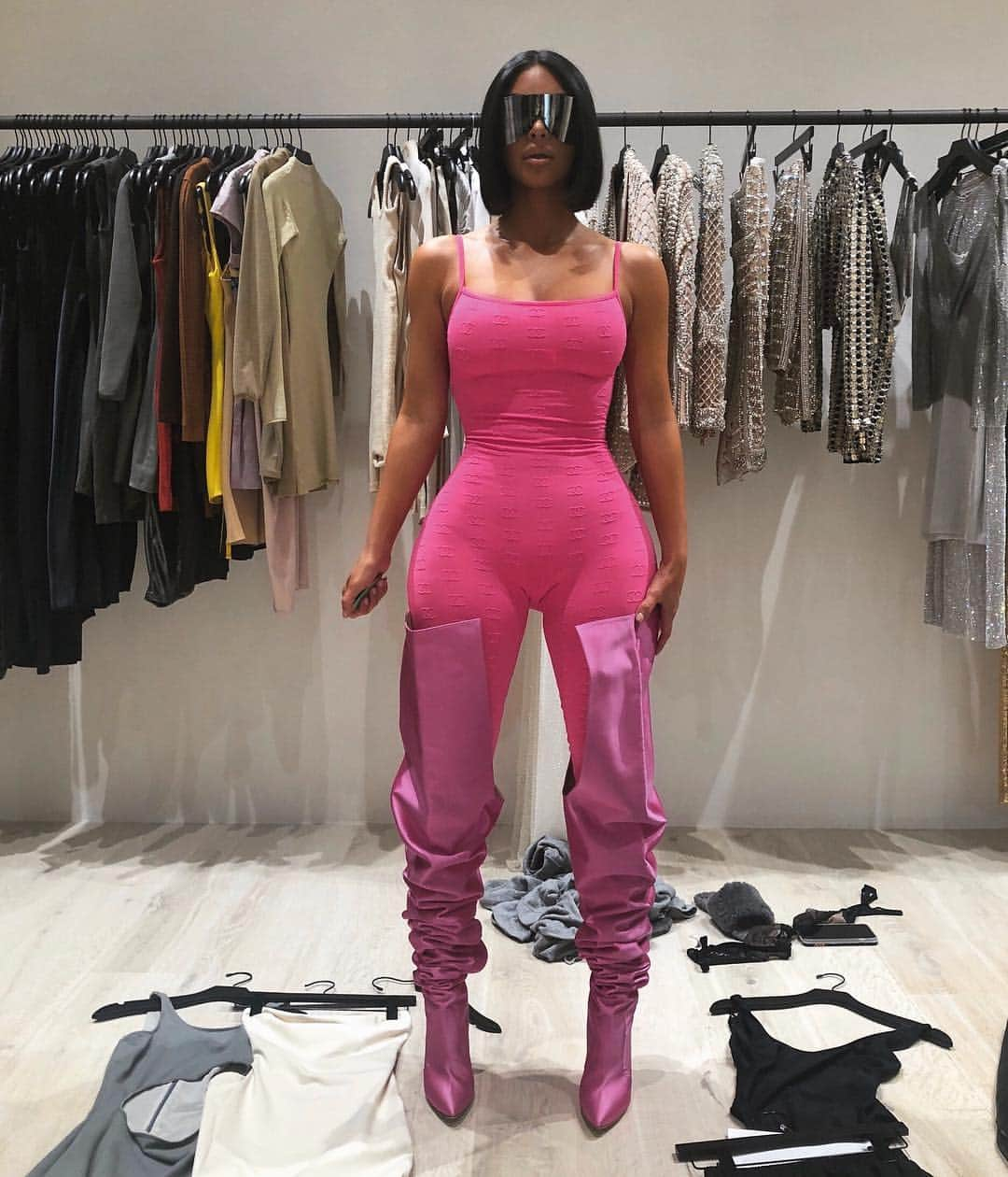 キム・カーダシアンさんのインスタグラム写真 - (キム・カーダシアンInstagram)「Pink Power Ranger Kimberly 💓」4月29日 22時26分 - kimkardashian