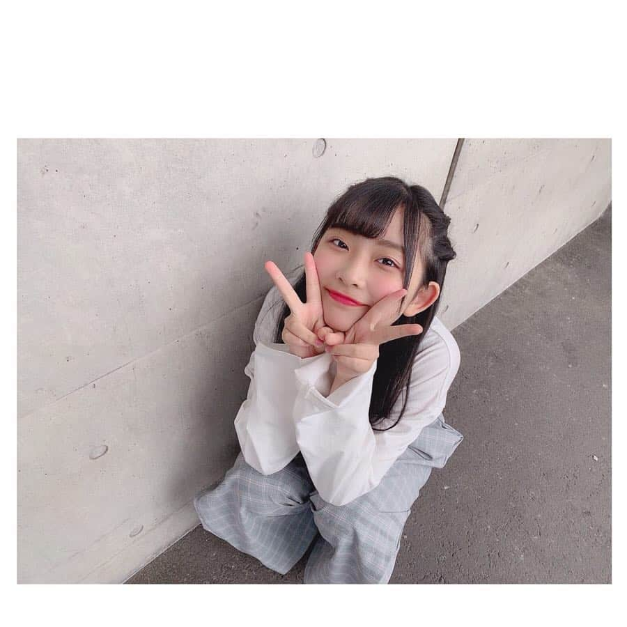 馬場彩華さんのインスタグラム写真 - (馬場彩華Instagram)「🧸🧸🧸 . 今日のお洋服〜 . 白の長袖Tシャツにグレーのチェックのパンツ🖤 . 上に羽織ってるのははカラフルなシャツ💗💚💛💙 . . 髪の毛はハーフツインを2つしたよ🐾 . #握手会 #コーデ #おしゃれ #映てる？ #インスタ #おしゃれ #になった #😊」4月29日 22時28分 - s2yklo