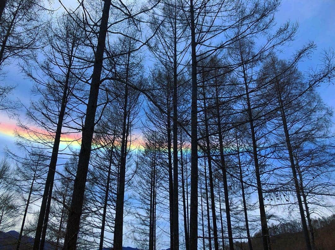 鎌田紘子さんのインスタグラム写真 - (鎌田紘子Instagram)「⛰🌈昨日見た虹、と思ったらコメントで環水平アークですって教えてもらった☝︎ #japan #昨日見た風景 #虹 #rainbow🌈 #日本の景色 #일본의 #산 #무지개 #sceneryofjapan #環水平アーク #環水平アーク🌈」4月29日 22時29分 - hirokokamata12