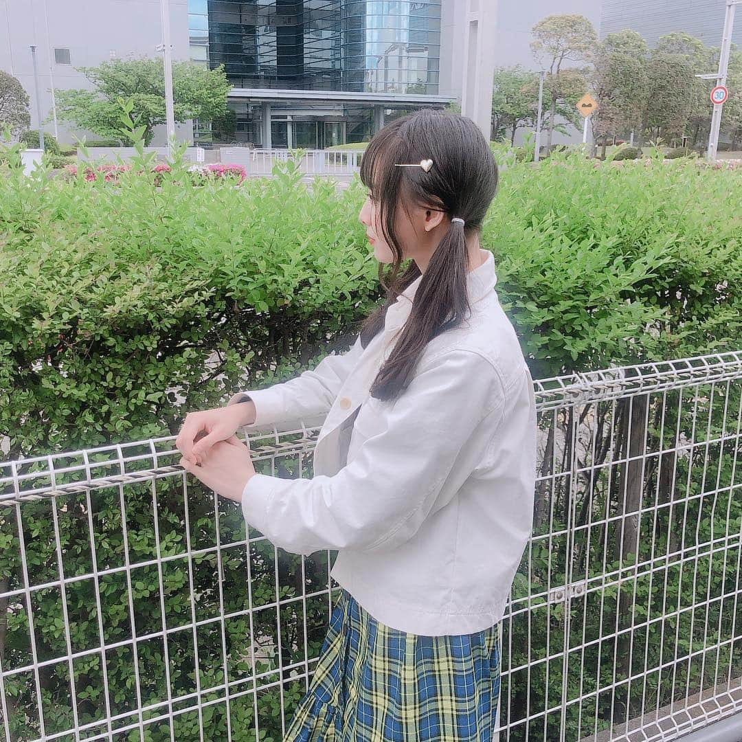 梅山恋和さんのインスタグラム写真 - (梅山恋和Instagram)「#557 #私服👗💓 #走る振り #チェックスカート #ツインテール #わーい #みんなすきだよ〜 #おもち映え」4月29日 22時42分 - cocona_umeyama