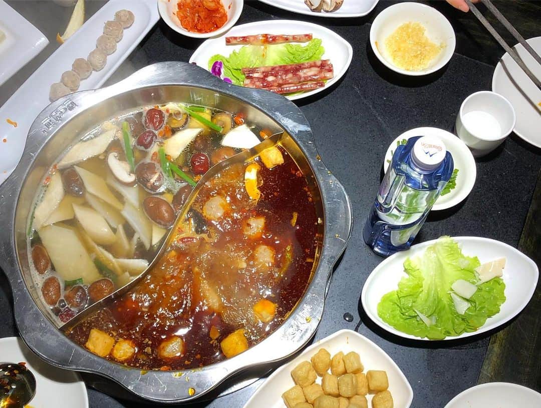 シーン・マコールさんのインスタグラム写真 - (シーン・マコールInstagram)「Canadian Hawwwt Pot Dinners in China 🌶 🥵 ⠀⠀⠀⠀⠀⠀⠀⠀⠀ 🎞 by Jeff Thompson」4月29日 22時42分 - mccollsean