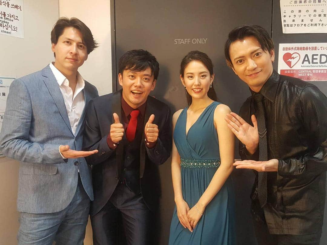 則松亜海さんのインスタグラム写真 - (則松亜海Instagram)「藤岡正明さんのライブ、最高でした！笑い過ぎてお腹痛い😂 いえいえ、笑いだけじゃなく、皆さん本当に本当に素晴らし過ぎる方々です。勉強になる事ばかり。 明日も全力で楽しみます♪ #藤岡正明 さん #中河内雅貴 さん 本日のゲスト、#伊礼彼方 さんと。」4月29日 22時36分 - ami_norimatsu