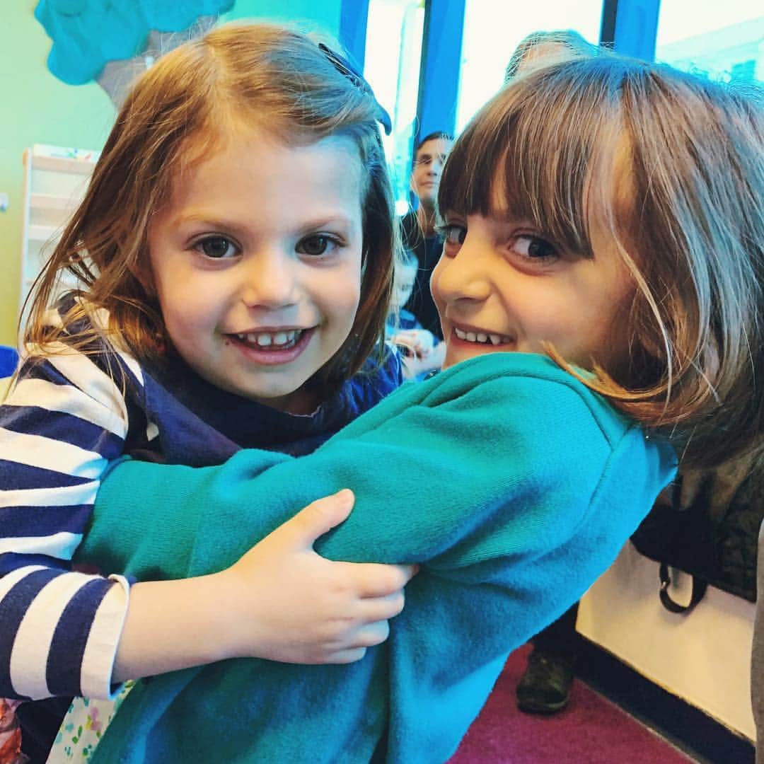 Ilana Wilesさんのインスタグラム写真 - (Ilana WilesInstagram)「My sister and I took Harlow and Neve to a music event at @kiddieacademyhq. I thought the kids had fun and would have left it at that, but then my sister (the school psychologist) broke down for me exactly why exposing your kids to music as part of their education is SO important. She wrote this brilliant post about all the benefits of Kiddie Academy’s Music & More curriculum, including cognitive, language, motor skills and social-emotional development. She even explained how the songs Jack sang when he learned to talk, are the same songs that are now teaching him to read. It's pretty fascinating! Who knew there was so much science behind kiddie songs??? Link in bio. And FYI, select Kiddie Academy locations around the country are offering free Music & More events again on Saturday, May 4th and Sunday, May 5th. #KiddieAcademy #MusicAndMore #EducationalChildCare」4月29日 22時37分 - mommyshorts
