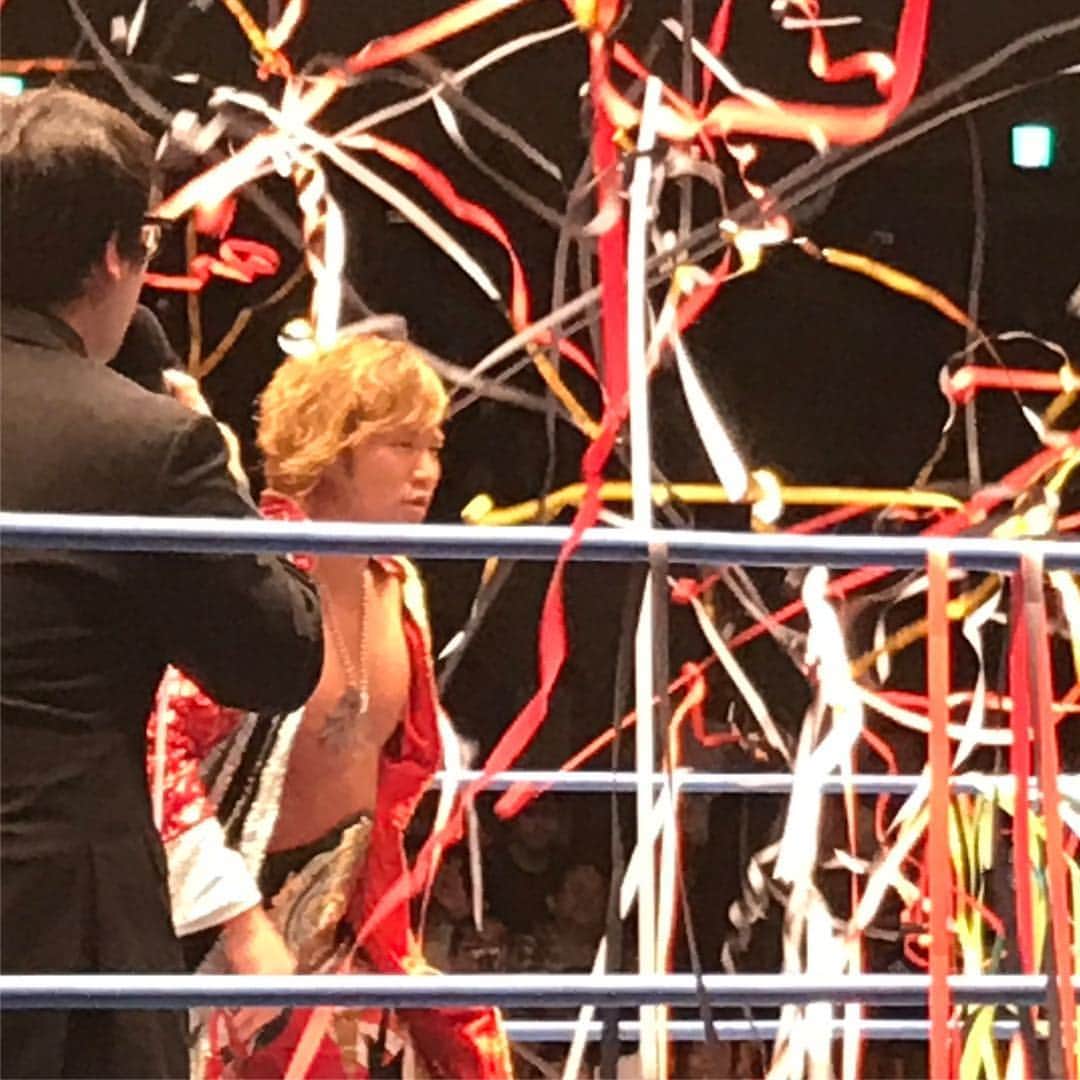 植田朝日さんのインスタグラム写真 - (植田朝日Instagram)「❤️💛﻿ 全日本プロレス チャンピオンカーニバル決勝に行って来たぜ‼️﻿ ﻿ 宮原健斗、いいね〜！w﻿ ﻿ 優勝おめでとうございます。﻿ ﻿ また、全日本とコラボとか出来たら良いな〜って思いました。笑﻿ ﻿ #全日本プロレス #AJP #宮原健斗 #プロレス #コラソン #コラソンプロレス #デポルテス」4月29日 22時49分 - asahiman