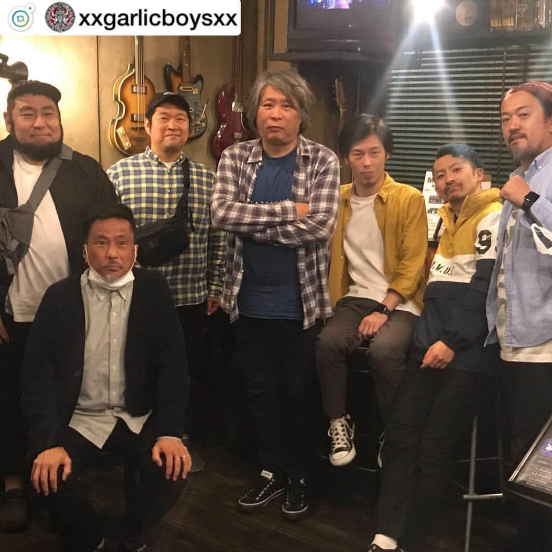 Larry のインスタグラム：「久々の柏！ありがとう あーすぅ  SOUND STUDIO M柏店にてリハ終了！ KxCxHxC!! #garlicboys #ガーリックボーイズ」