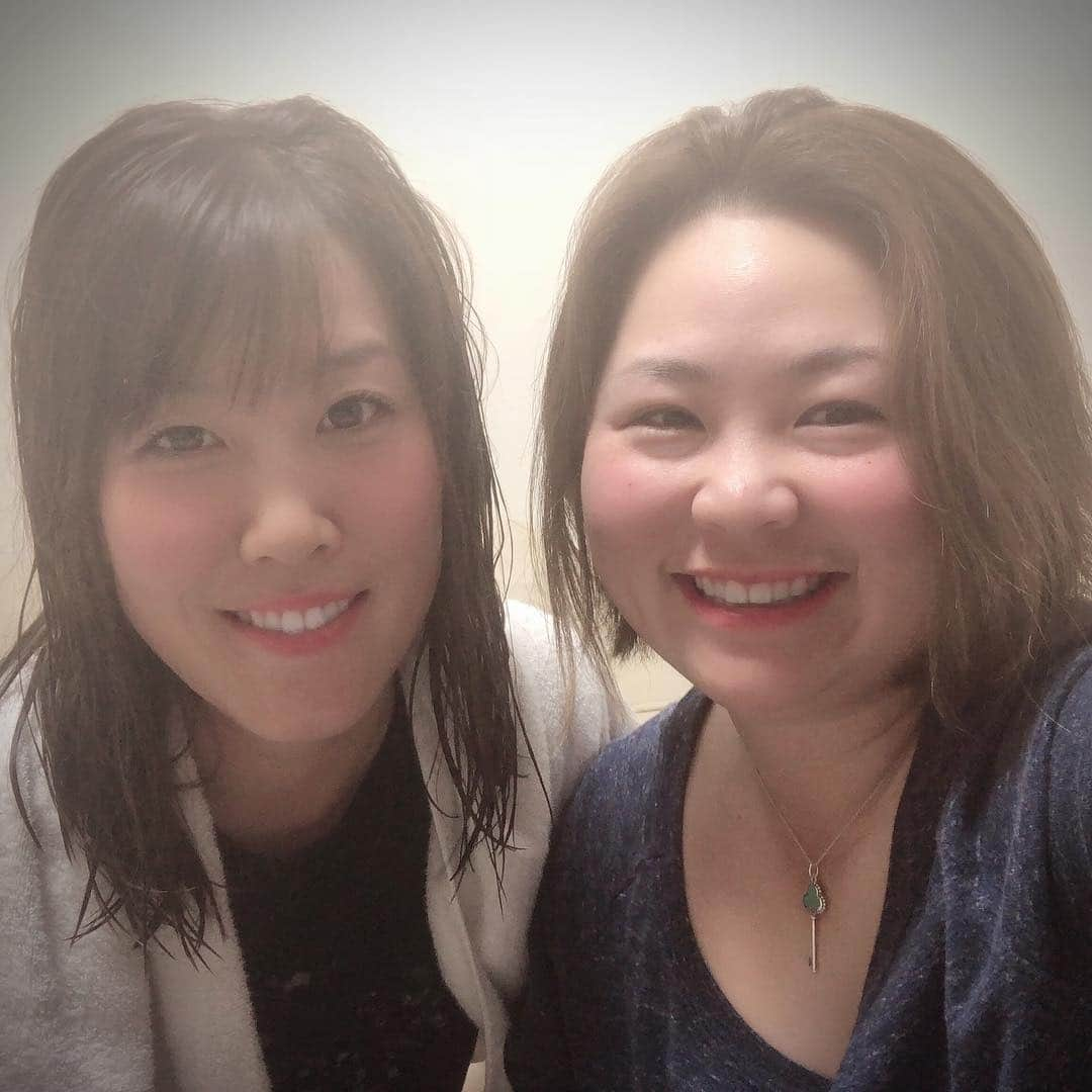 福田真未さんのインスタグラム写真 - (福田真未Instagram)「1週間のお休み、 リフレッシュできましたーー😆✨ 明日からまたよろしくお願いします✨  練習できて、友達と会えて たくさん話せてとても楽しかった🥺💕 #投稿やり直しました #すみません #堀 奈津佳、山村彩恵は最強🤣 #落し物大きすぎて #live最高でした✨✨ #最終日は東浩子がお泊り🤣 #みんな本当にありがと💕💕 #今週からもまたみんな頑張りましょう」4月29日 23時01分 - fukudamami32