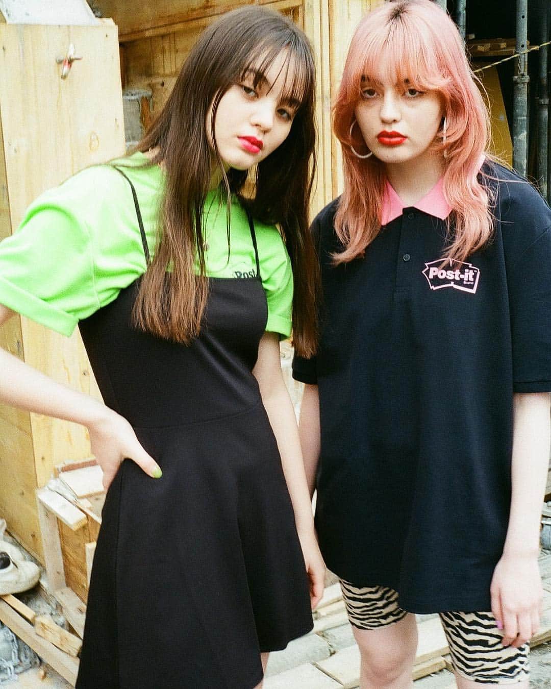 Cazumaxのインスタグラム：「ケイトアンドエミリ #contaxt2#film#hm#postit」