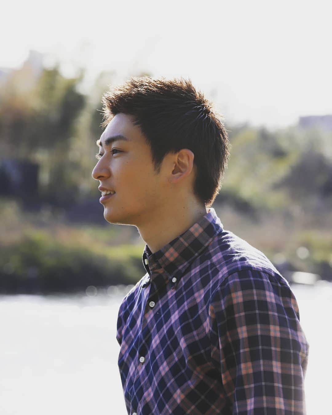 塩田康平のインスタグラム：「Photo by MAEKEN  #shooting #ネルシャツ #塩分少な目 #こんな写真見たいとか要望あれば #色んな面をお届けするInstagramにしようと #塩田康平 #多摩川河川敷」