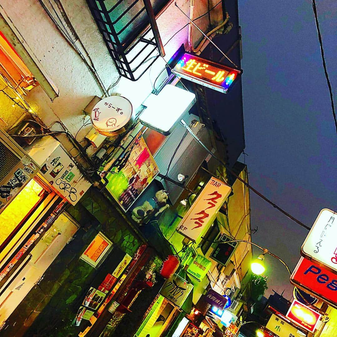 佐古真弓さんのインスタグラム写真 - (佐古真弓Instagram)「今夜はここ。 #新宿 #新宿ゴールデン街 #ゴールデン街」4月29日 23時34分 - _sacomayumi_