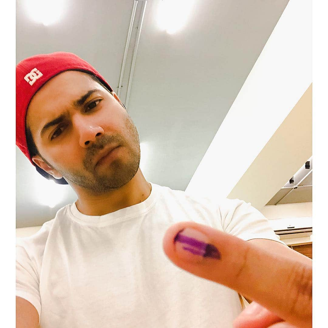 Varun Dhawanさんのインスタグラム写真 - (Varun DhawanInstagram)「BE COOL GO VOTE #jaihind」4月29日 14時46分 - varundvn