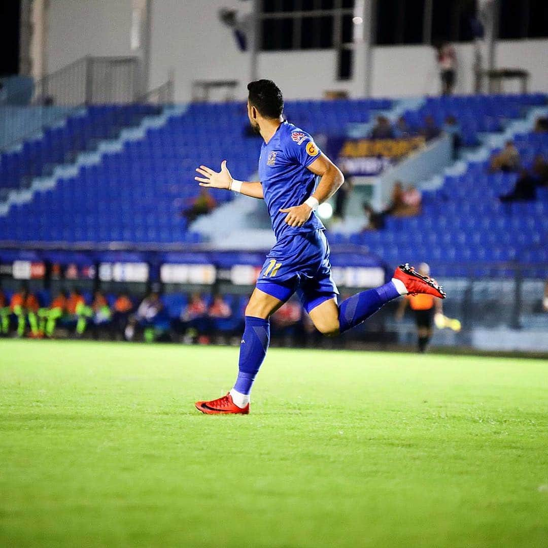 ヴィンセント・ケインさんのインスタグラム写真 - (ヴィンセント・ケインInstagram)「⚽️⚽️⚽️⚽️⚽️✋ #airforceunited #goals #vincent #kv11 #bgpu #m150championship」4月29日 15時05分 - kaynevincent_11