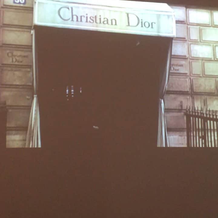 今村沙緒里のインスタグラム：「Christian Dior♢ ♦︎History♦︎ ・ #christiandior #exhibition #london #vandamuseum #fashion #design #creative #beautiful #런던 #아트 #패션 #ロンドン #ディオール展 #ファッション #美学 #ものづくり」