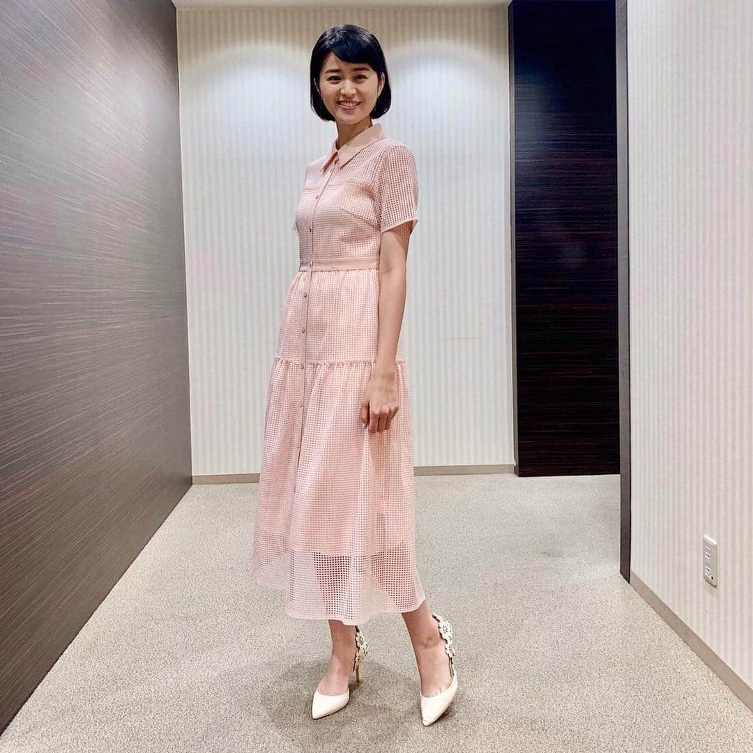 鈴木ちなみさんのインスタグラム写真 - (鈴木ちなみInstagram)「Thankyou for coming 💓❤️ #NHKハート展  #東急本店 dress....@diagramofficial shoes ....@randa_pic」4月29日 15時30分 - chinami_suzuki0926