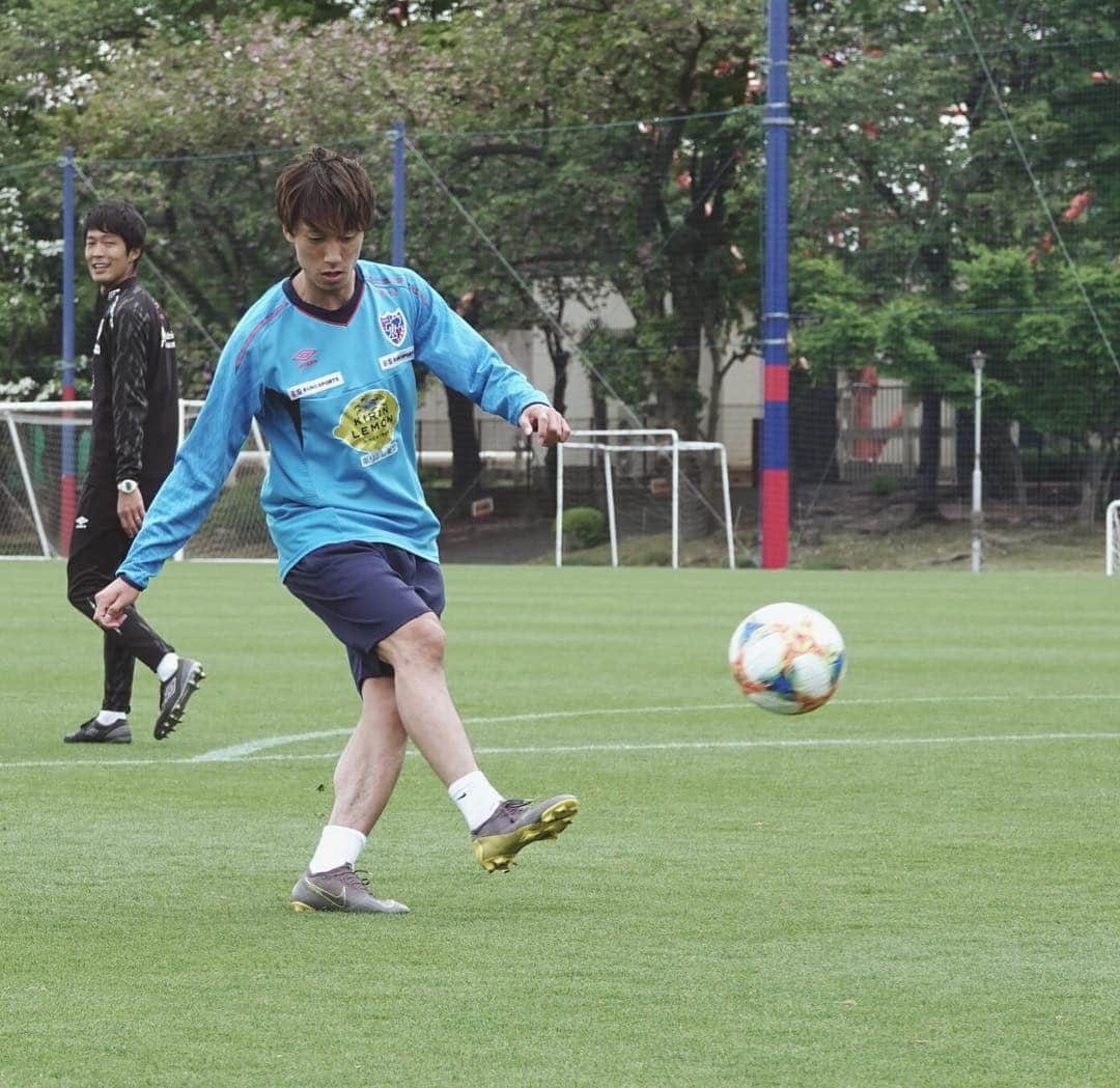 室屋成のインスタグラム：「⚽️🏃‍♂️」