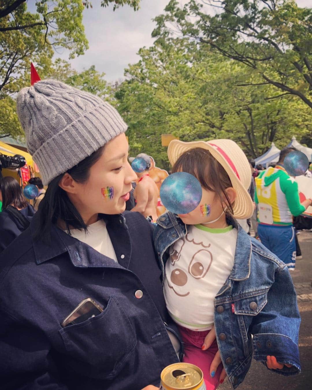 犬山紙子さんのインスタグラム写真 - (犬山紙子Instagram)「#TRP2019  にチャゲとつると。 全ての子どもも大人も自分のセクシャリティが自由で誇れるものになりますよう 私たちは生きてるだけで誇っていい」4月29日 15時48分 - inuyamakamiko