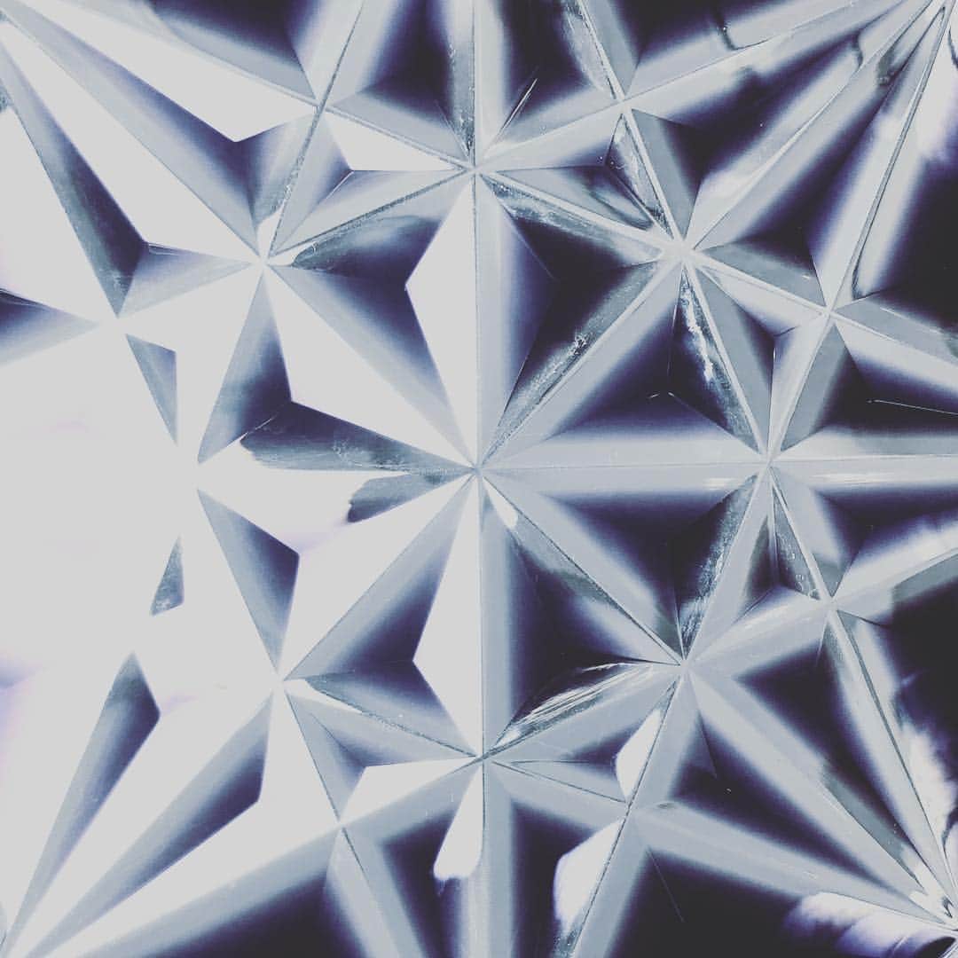 藤田朋子さんのインスタグラム写真 - (藤田朋子Instagram)「#薩摩切子 #ガラス工芸 #伝統工芸 #藤田朋子 #glass #art #kagoshima」4月29日 15時59分 - chiendormant