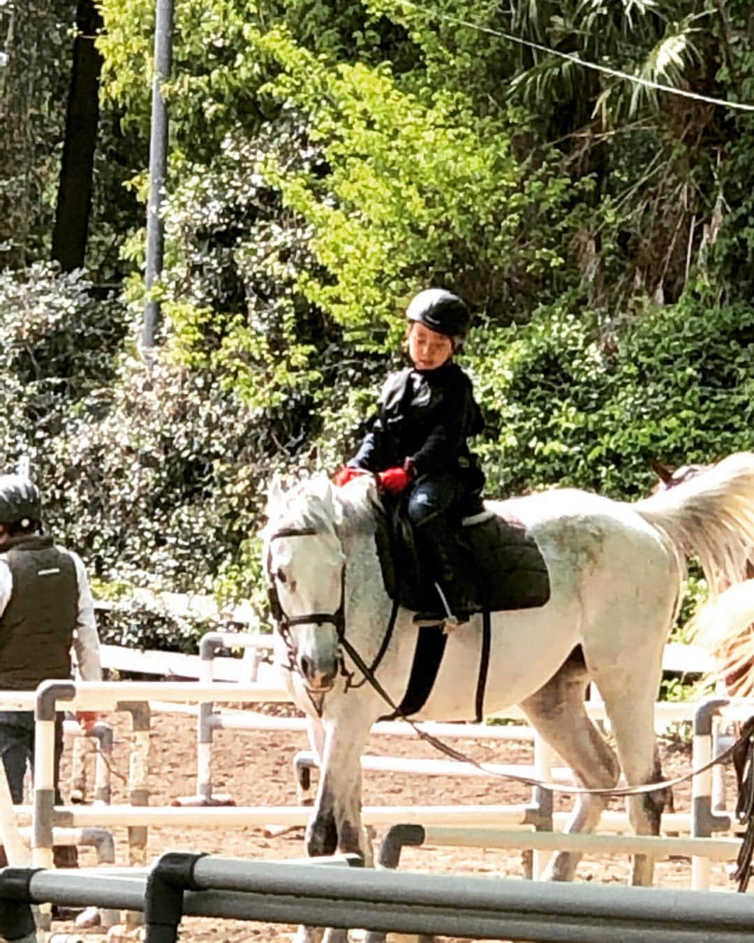 二ノ宮知子さんのインスタグラム写真 - (二ノ宮知子Instagram)「白馬の玉子さま🥚。。 今日も仕事の母を置いて旦那と3人でお出かけ🐎🐎🐎(写真は旦那提供)」4月29日 16時13分 - tomokoninomiyaa