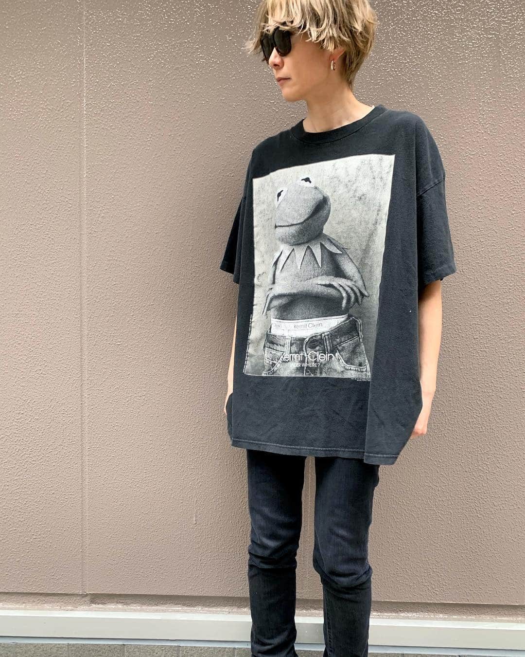 のインスタグラム：「本日も色々と追加しております🐸 90's Karmit Clein  black! . #お問い合わせはお電話で承ります #jammru #osaka  #fashion  #streetstyle  #streetfashion  #vtg  #vintage  #used  #usedclothing  #古着 #古着屋 #ファッション #70s #80s #90s #vintagetshirts#vintagetee#tshirts#tee#kermitclein」