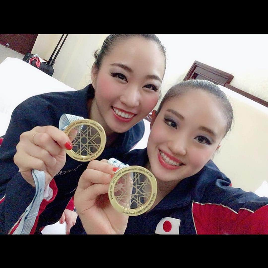 熨斗谷さくらさんのインスタグラム写真 - (熨斗谷さくらInstagram)「W杯 バクー🇦🇿大会 総合で🥇、種目別ボールで🥈を獲得できました!! 本当にこの遠征中、何度もチームみんなに助けられました。 "みんなの目を見て演技する" 言葉ではまとまらないし、伝えきれないから、ただただありがとう。 また、コーチ、スタッフの皆様、留奈さん、椿トレーナー、、感謝が尽きません。 後から結果がついてきたけれど、ここからもっと強くならなければと思います。 応援ありがとうございました📣🍀 (各試合で、夜中までライブを見てくれた皆様、ありがとうございました😭) 大好きな日本！1ヶ月ぶりの湯船に早く浸かりたい！😂♨️ Finished all World Cup Series!!! Thank you for guys🌈  Ryoyaさん、спасибо большое ☺️❤️ #Azerbaidzhan#Baku#rhythmicgymnastics#japan#フェアリージャパン#新体操#9月も宜しくお願いします#感謝#チームジャパン」4月29日 17時02分 - sakura_noshy