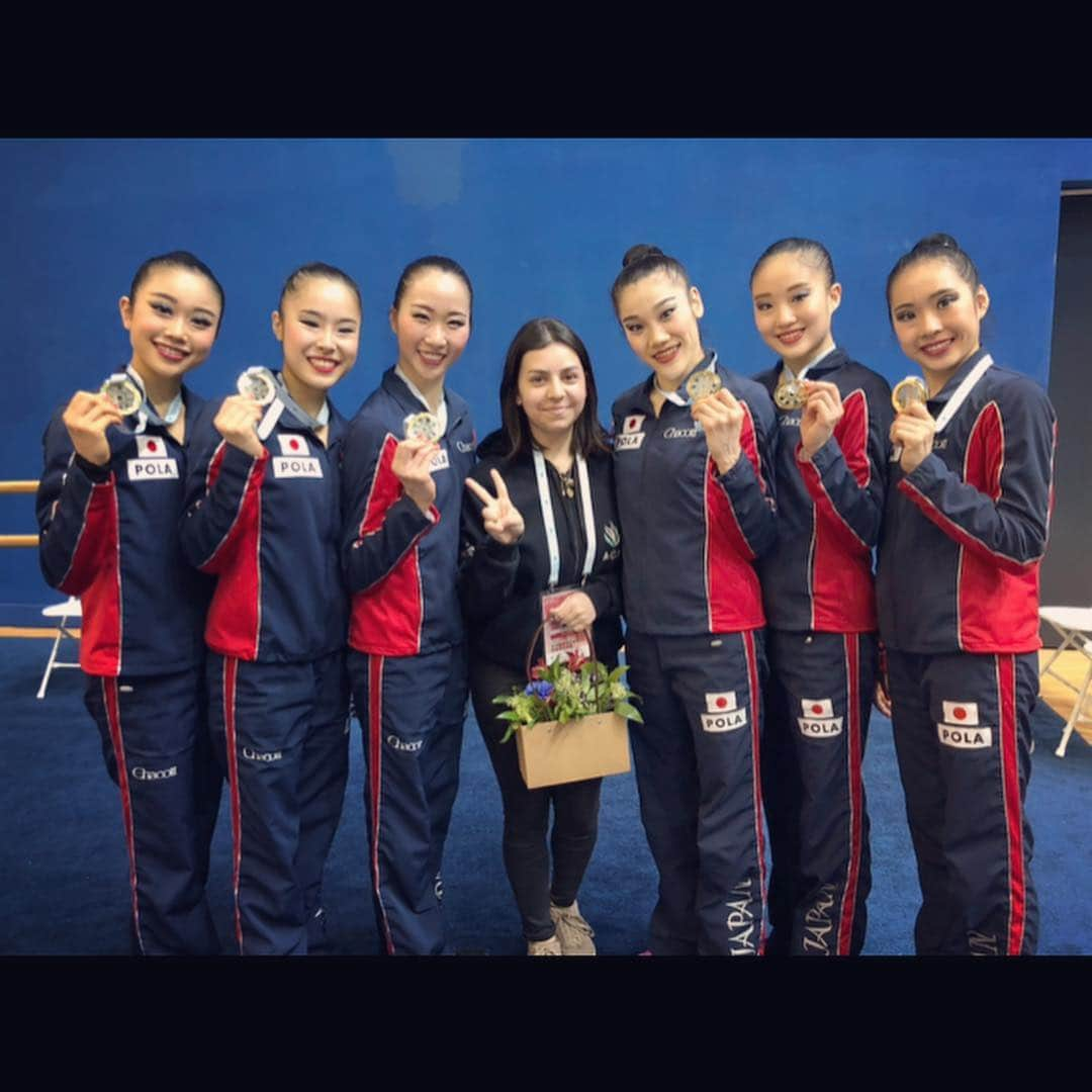 熨斗谷さくらさんのインスタグラム写真 - (熨斗谷さくらInstagram)「W杯 バクー🇦🇿大会 総合で🥇、種目別ボールで🥈を獲得できました!! 本当にこの遠征中、何度もチームみんなに助けられました。 "みんなの目を見て演技する" 言葉ではまとまらないし、伝えきれないから、ただただありがとう。 また、コーチ、スタッフの皆様、留奈さん、椿トレーナー、、感謝が尽きません。 後から結果がついてきたけれど、ここからもっと強くならなければと思います。 応援ありがとうございました📣🍀 (各試合で、夜中までライブを見てくれた皆様、ありがとうございました😭) 大好きな日本！1ヶ月ぶりの湯船に早く浸かりたい！😂♨️ Finished all World Cup Series!!! Thank you for guys🌈  Ryoyaさん、спасибо большое ☺️❤️ #Azerbaidzhan#Baku#rhythmicgymnastics#japan#フェアリージャパン#新体操#9月も宜しくお願いします#感謝#チームジャパン」4月29日 17時02分 - sakura_noshy