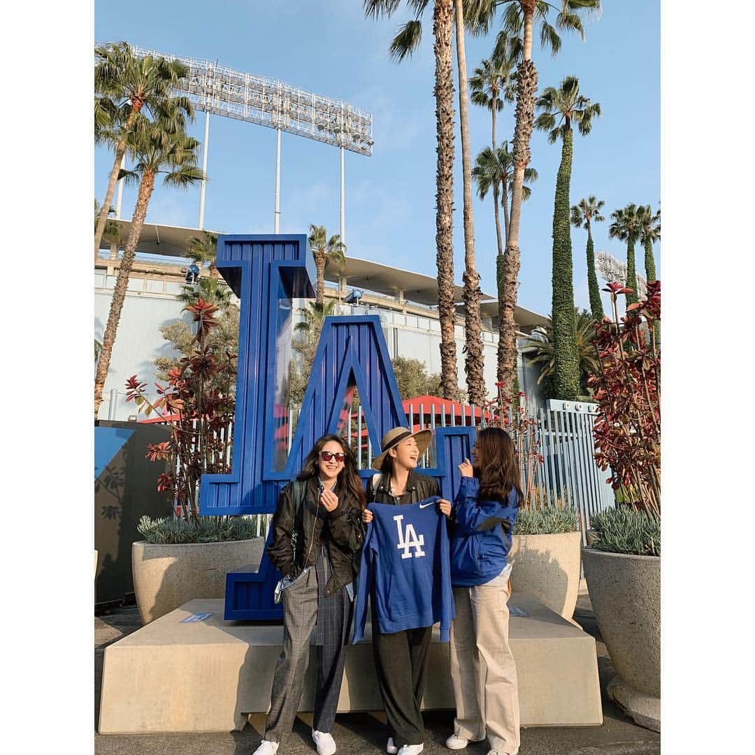 キム・ゴウンさんのインスタグラム写真 - (キム・ゴウンInstagram)「Let's go Dodgers! 💙」4月29日 17時05分 - ggonekim