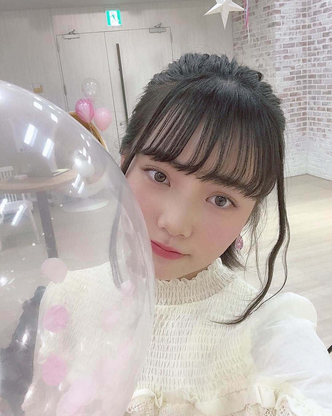 佐久間乃愛さんのインスタグラム写真 - (佐久間乃愛Instagram)「. GW楽しんでますか~？💛 後ろにリラックマいる‪◟́◞̀ .  #ゴールデンウィーク #楽しんでますか #私は充実してます」4月29日 17時13分 - noa_sakuma