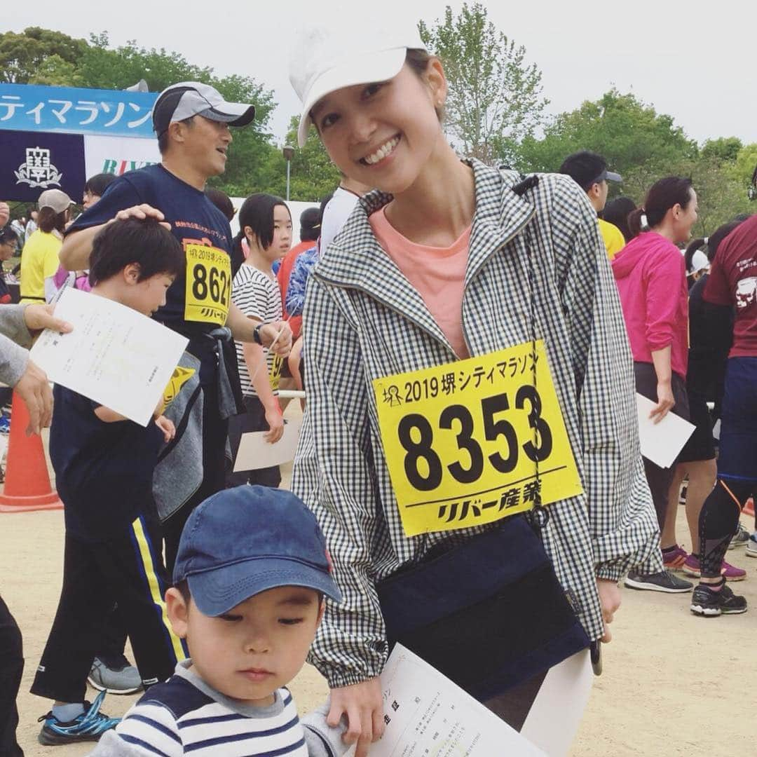 外村久美子さんのインスタグラム写真 - (外村久美子Instagram)「🏃‍♂️ 平成最後の🏃‍♂️running 去年より成長した子供達 去年より老化した母 タイムにハッキリと表れてまひたw  風邪ひいてまんねん🤧いい訳w  #ファミリーラン #running」4月29日 17時18分 - kummy153