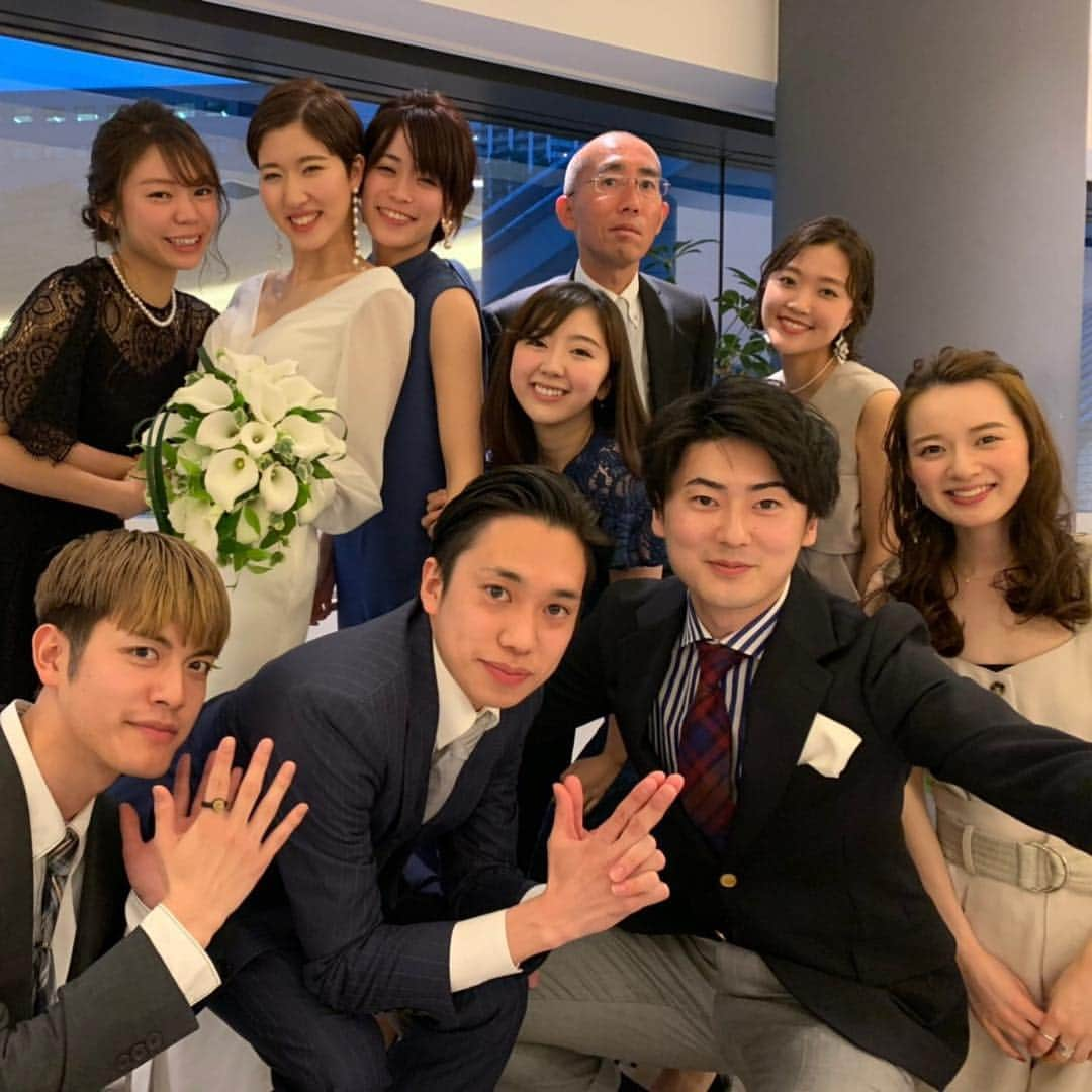 坂田梨香子さんのインスタグラム写真 - (坂田梨香子Instagram)「kotaro🤵manaka  happy wedding👰💐♡ 高校時代の恩師や友達にも久々に再会できて嬉しかった👼 幸せお裾分けしてもらって未だに余韻に浸っております🤭  改めておめでとう🎈」4月29日 17時21分 - rikakosakata_official