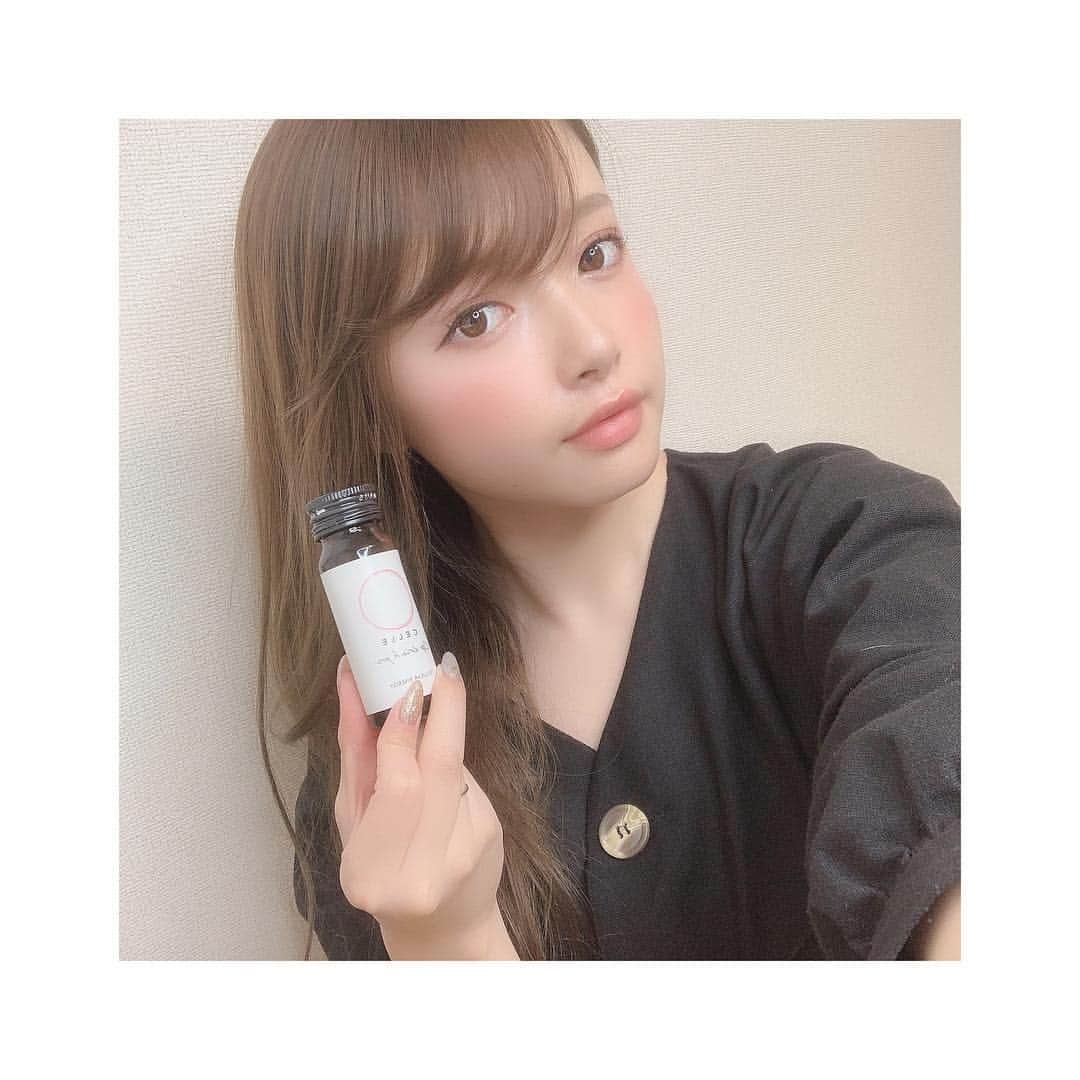 三宅るなのインスタグラム：「最近寝るのも遅いし、起きるのも早くて、 肌荒れが凄かったので、、、 頂いたこちらのコラーゲンドリンクを飲んでみました👍🏼 白金ナノコロイド コエンザイムQ10 が配合されていて、 低分子構造のコラーゲントリペプチドが配合されているので、体内に吸収されやすく、エイジングケアにもいいみたい🙌🏼 お肌調子も少しずつ良くなってきたよー😚❤ #CELLE  #collagendrink」