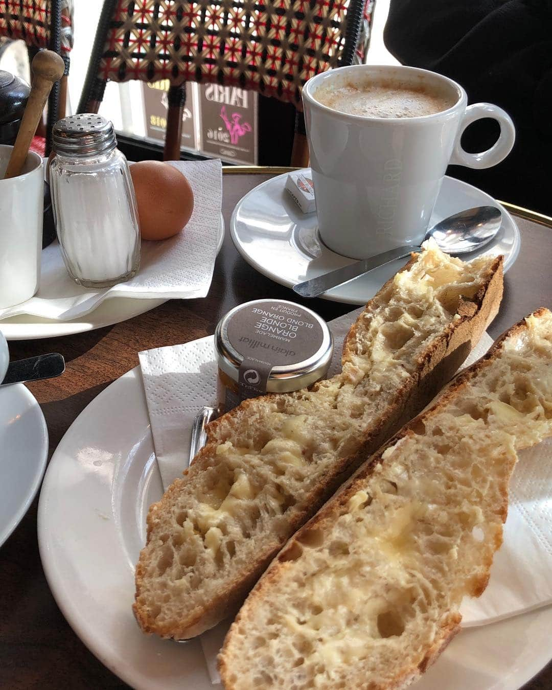 アイナ・ガーテンさんのインスタグラム写真 - (アイナ・ガーテンInstagram)「🎶 These are a few of my favorite things 🎶 #paris #café」4月29日 17時44分 - inagarten