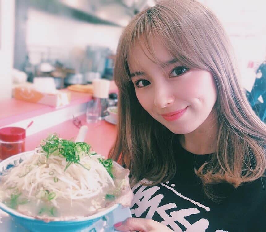 ぽこのインスタグラム：「もやしこんもり🍜  #ラーメン福 #お腹いっぱい」