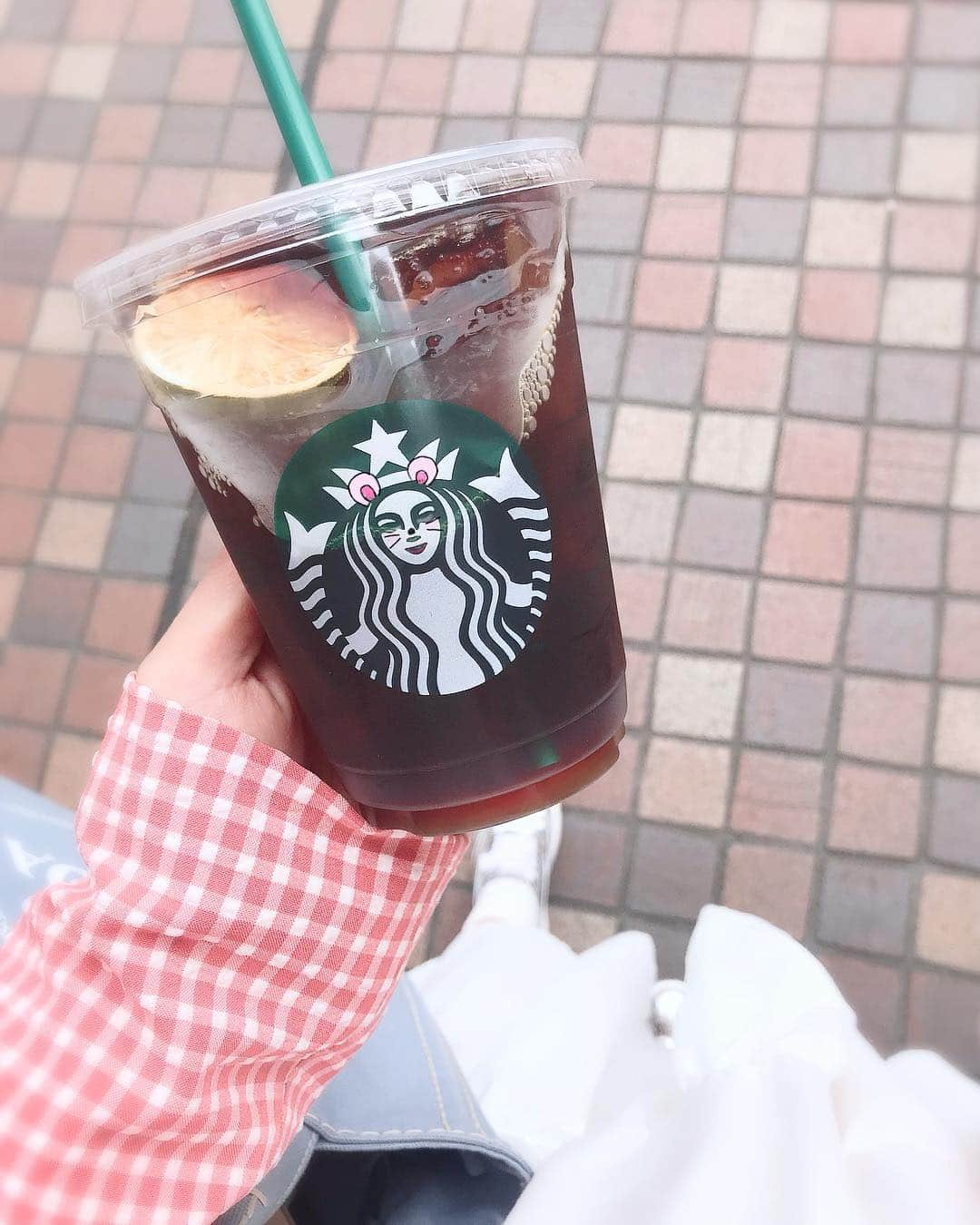 木南清香さんのインスタグラム写真 - (木南清香Instagram)「🥤💕😋 ・ ・ 本日も、#LesMisérables 🇫🇷 ご観劇ありがとうございました🕊 ・ 最近、ハマってる #コールドブリューライム 💚 美味しいです、これ🙆🏻‍♀️ ・ #☕️ #コールドブリューコーヒー #starbucks #morningcoffee #coffeetime」4月29日 17時59分 - kinami_sayaka