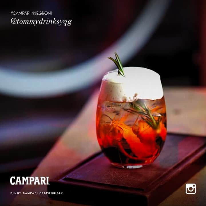 Campari Japanさんのインスタグラム写真 - (Campari JapanInstagram)「彼 @tommydrinksyqg のカクテルは、カンパリとグレープフルーツ全てを他のレベルへ到達させます。私達は、このカクテルをスプリッチングしていると言います。#CAMPARI #アペリティーボ #カンパリレッド #Negroni #ネグローニ #イタリア #カクテル #cocktails #mixology #ミクソロジー #ミラノ #drinks #食前酒 #カンパリ #N100」4月29日 18時00分 - camparijapan