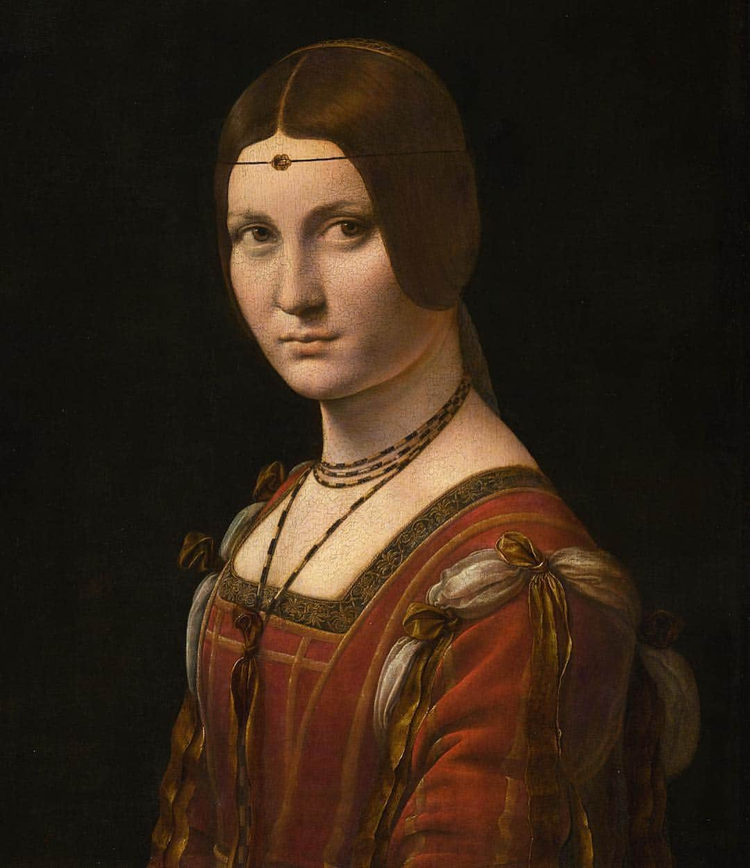 ルーブル美術館さんのインスタグラム写真 - (ルーブル美術館Instagram)「. 🇫🇷 La Belle Ferronnière, célèbre portrait de Léonard de Vinci, vous souhaite une #BonneSemaine ! - 📣 L’exposition "Léonard de Vinci" se tiendra ‪du 24 octobre 2019 au 24 février 2020‬ au musée du Louvre ! - ➡ En raison de l’affluence attendue, celle-ci sera accessible uniquement sur réservation d’un créneau horaire. Les réservations seront ouvertes ‪le 18 juin 2019‬ ⏳ Restez connectés ! 😉 - 🌎 La Belle Ferronnière, famous portrait by Leonardo da Vinci, wishes you a #GoodWeek! - 📣 The exhibition "Leonardo da Vinci" will take place ‪from October 24, 2019 to February 24, 2020‬ at the Louvre! - ➡ To ensure optimal visiting conditions for this much-awaited event, visitors will be required to make a reservation for a specific time slot. The reservation service will be open as of ‪June 18, 2019‬. ⏳ Stay tuned! 😉 - 📷©️RMN - Grand Palais (musée du Louvre) / Michel Urtado . . . #ExpoLéonard #MuséeDuLouvre #LouvreMuseum #Louvre」4月30日 0時01分 - museelouvre