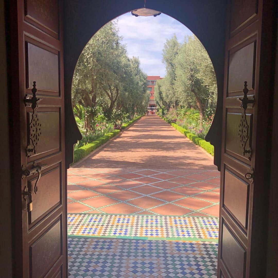 アンソニー・アンダーソンさんのインスタグラム写真 - (アンソニー・アンダーソンInstagram)「A door closed back home so I took a flight to Morocco and this door was open! #justakidfromcompton #marrakech #tropheehassanll #th2clm #lallameryemcup」4月29日 23時58分 - anthonyanderson
