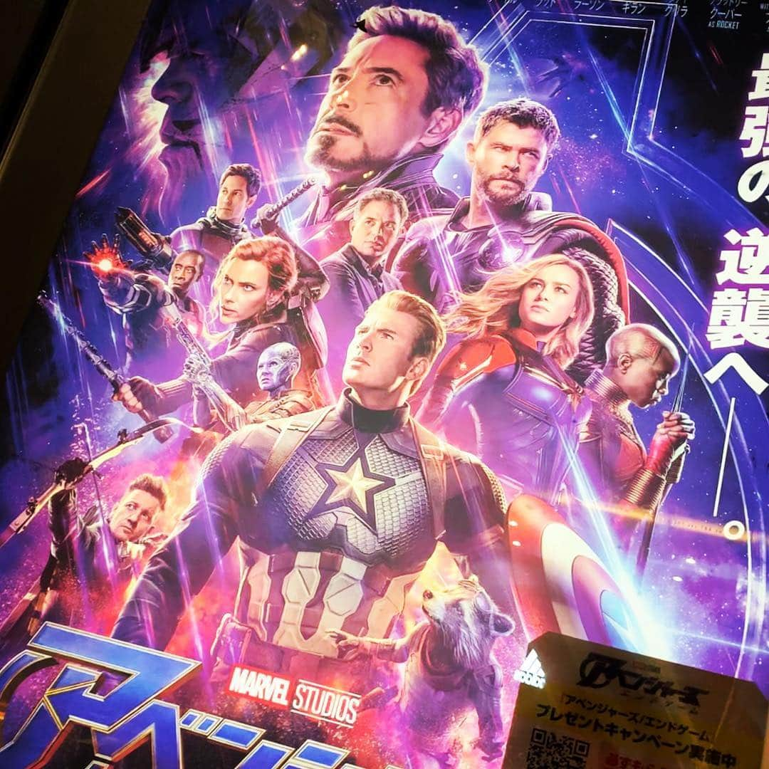 片岡信和のインスタグラム：「#アベンジャーズ  #アベンジャーズエンドゲーム  #avengers  #avengersendgame ・ 平成を生きることができて幸せでした。 思い残すことはありません。 心置きなく、令和に進もう。 感動しすぎたせいで心地よく寂しいよ。 ・ #映画 #映画鑑賞 #映画好きな人と繋がりたい #平成 #令和 #movie #lovemovie #myfavoritemovie #theater」