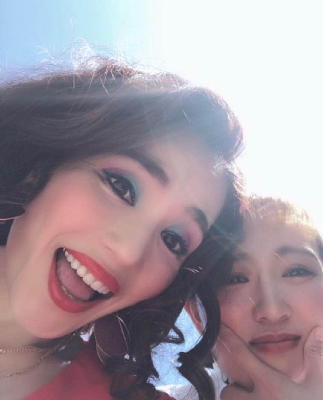 丸山桂里奈さんのインスタグラム写真 - (丸山桂里奈Instagram)「ノラさん❤️ほんとだいすき いつも会えばげんきをくれて、味方でいてくれてパワーもらってます😌⤴︎💡 お仕事ご一緒できるように頑張りたい。もっともっと頑張らなくちゃて思わせていただいてます🦍⤴︎写真見るだけでも元気でるー ノラさん、いつもありがとうございます❤️ #平野ノラさん #歯並び綺麗すぎ #いつも元気 #パワフル1番 #だいすき #太陽以上に太陽だな #マレーシアの海のヒトデノヨウ #キラキラ輝いてる #早く会いたいなー #私をマル子と呼ぶ #ノラ子さん #よし #明日もお仕事頑張ります #いい意味で #インスタバエ」4月29日 23時59分 - karinamaruyama