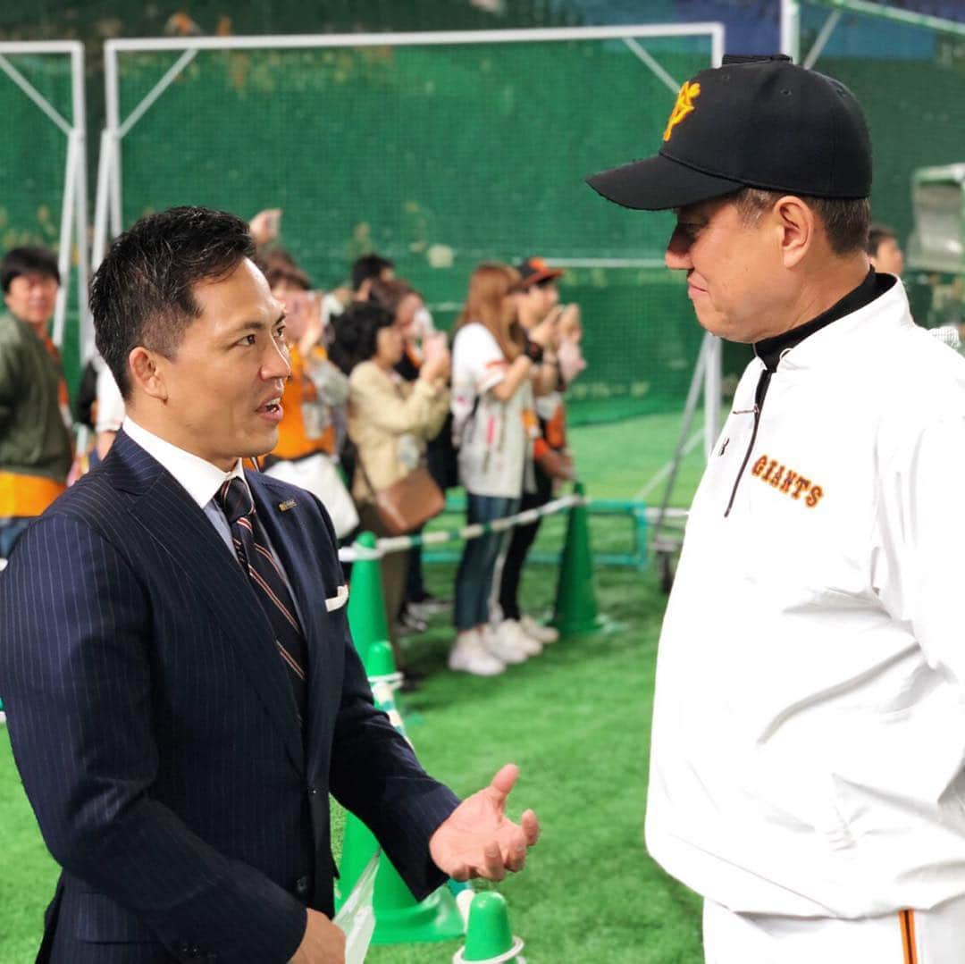 野村忠宏さんのインスタグラム写真 - (野村忠宏Instagram)「昨日、東京ドームで行われたプロ野球の「巨人 vs DeNA」を取材し、原辰徳監督に「勝負」についてお話をうかがいました🥋⚾️ #原辰徳 #監督 #巨人 #プロ野球 #東京ドーム #フジテレビ #野村忠宏 #柔道 #個人軍じゃなく巨人軍 #勝利 #執念」4月29日 18時47分 - nomura60kg