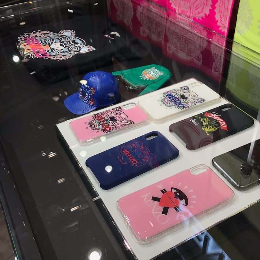 HANKYU.MODEさんのインスタグラム写真 - (HANKYU.MODEInstagram)「KENZO POP OPEN 3F MODE  #Hankyu #HANKYUMODE #umedahankyu #阪急うめだ本店 #うめだ阪急 #阪急百貨店 #osaka #umeda #mode #kenzo #kenzopop #ケンゾーポップ #conceptshop #newshop」4月29日 19時00分 - hankyumode