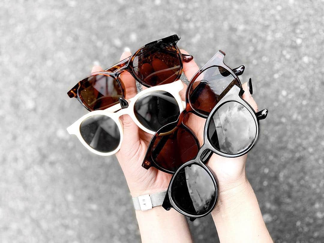 lve_xxxxのインスタグラム：「.﻿﻿ .﻿﻿ ☑︎ Round sunglasses﻿﻿ ﻿﻿ 最近の😎sunglasses﻿﻿ スタメンはコレです✧﻿﻿ ﻿﻿ @lveu.official ﻿﻿ 現在完売中ですが(申し訳御座いません🙏)﻿﻿ 再入荷予定です😎😎😎﻿﻿ ﻿ ﻿ ※商品がSOLD OUTの場合でも﻿﻿﻿﻿﻿﻿﻿﻿﻿﻿﻿ 入荷お知らせメールにご登録下さい📧﻿﻿﻿ ﻿﻿﻿ 入荷次第メールにて﻿﻿﻿ お知らせさせて頂きます☺︎﻿﻿ ﻿﻿﻿﻿﻿﻿﻿﻿﻿﻿﻿﻿ ﻿﻿﻿﻿﻿﻿﻿﻿﻿﻿ ※ 再入荷・商品・配送に関する﻿﻿﻿﻿﻿﻿﻿﻿ お問い合わせ等は﻿﻿﻿﻿ @lveu.official アカウント﻿﻿﻿ プロフィールの﻿﻿﻿﻿﻿📧メールアドレスへ﻿﻿﻿ ﻿ご連絡を、お願い致します🙇‍♀️﻿﻿﻿﻿﻿﻿﻿﻿﻿﻿﻿﻿ ﻿﻿﻿﻿﻿﻿﻿﻿﻿ 運営スタッフよりご返信させて頂きます。 ﻿﻿﻿﻿﻿﻿﻿﻿﻿﻿﻿ ﻿﻿ #LVEU.  #ラブユ﻿﻿ #sunglasses #😎 #🕶﻿﻿ ﻿」