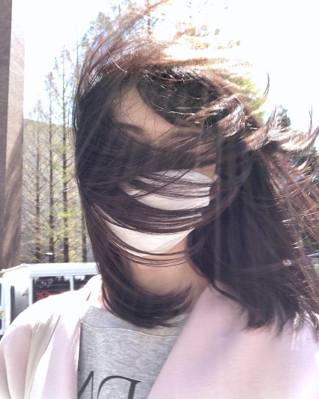 理絵さんのインスタグラム写真 - (理絵Instagram)「平成最後の突風🌬  #model #actress #modella #attrice #모델 #여배우 #風 #突風 #vento #바람 #wind #tokyo #japan」4月29日 19時17分 - ____rie____
