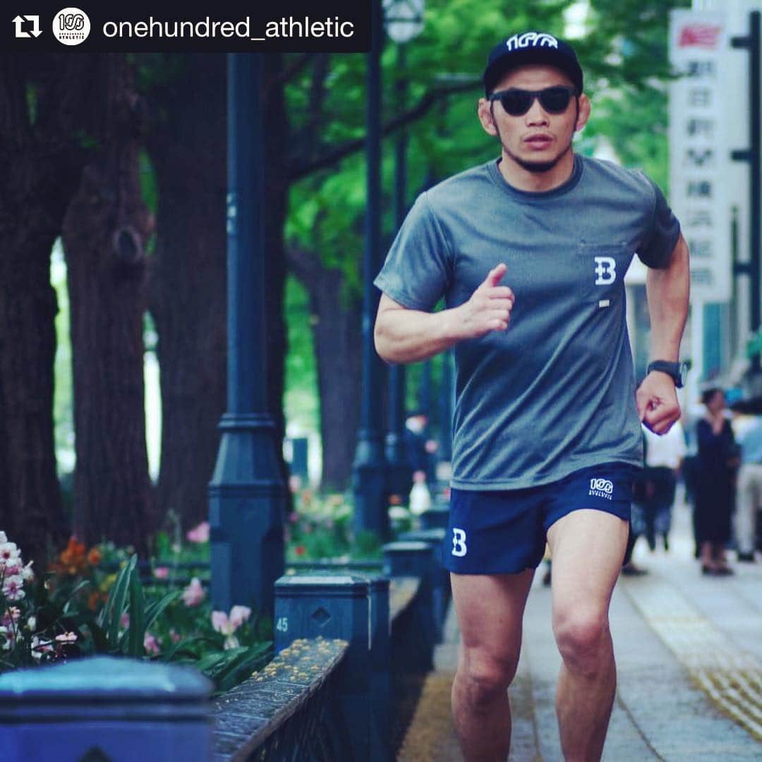 宇野薫のインスタグラム：「UNORUNSTYLE  #unorun #caoluno #unocaolshowten #onehundredathletic #100athletic  #100a #宇野薫 #プラスビー  #Repost @onehundred_athletic with @get_repost ・・・ ライフスタイルショップ「+B（プラス・ビー）」とONEHUNDRED ATHLTEICとの新作アイテムは、これからの時期に街中をサラッと流す感じのランニングスタイルを提案。﻿ 吸水速乾性の優れた素材のショートスリーブとロングスリーブTシャツには+Bのロゴがプリントされたポケットが付いて、マリンカラーを基調にしたカラーで展開。そして、より足上げがしやすいように5インチ丈まで短くしたショーツは発色の良いイエローとネイビーをご用意しました。いずれの商品も+Bの店頭および横浜DeNAベイスターズオンラインストア「BAYSTORE ONLINE」にて発売中です。﻿ ﻿ ■+B https://www.baystars.co.jp/plusb/﻿ ﻿ ■BAYSTORE ONLINE﻿ https://ec.baystars.co.jp/﻿ ﻿ #YOKOHAMA #DeNA #BAYSTERS #PL」