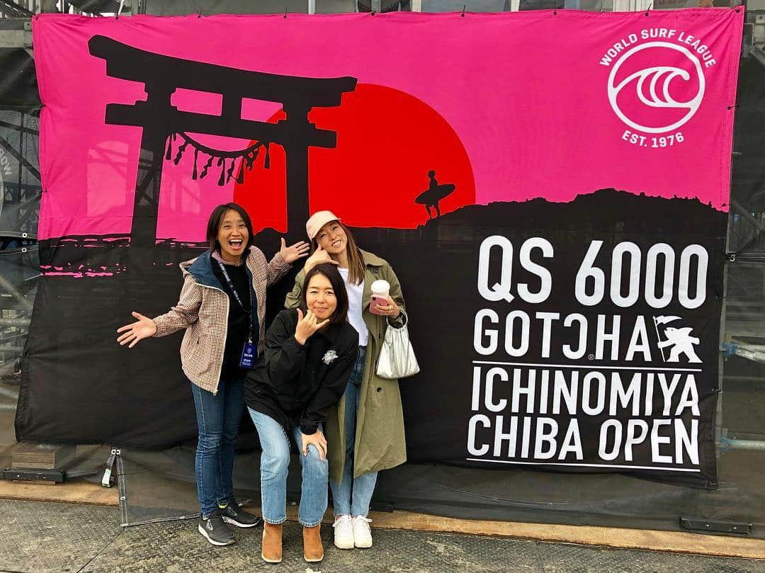 岡部亜紀さんのインスタグラム写真 - (岡部亜紀Instagram)「QS 6000 GATCHA ICHINOMIYA CHIBA JAPAN⛩ 観戦してきました❗️明日は、益々面白くなりそう目が離せません👀✨ 選手の皆さん、スタッフの皆さんもっともっと盛り上げてね⤴︎⤴︎⤴︎ #サーフィン女子  #surfergirl」4月29日 19時23分 - akiokabe