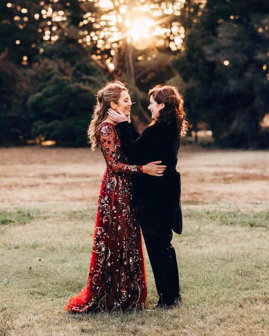 Steven Khalilさんのインスタグラム写真 - (Steven KhalilInstagram)「Gorgeous bride Nicole wears #StevenKhalilCouture to wed her wife Emma. #StevenKhalil Photo @mstahneejade」4月29日 19時38分 - steven_khalil